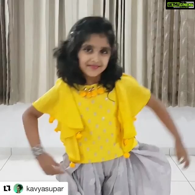 Kriti Sanon Instagram - And my favourite is back with another number of mine! And she again does it better than me!! ππ»ππ Loveeee this chhoti Elaachi!! β€οΈβ€οΈπ€π€ #Repost @kavyasupar γ»γ»γ» How is this small ELAACHI πππππππΈπΈ #kavyasupar #tulaungmainelaachi #lukachuppi #kritisanon #kartikaaryan #tulsikumar @kritisanon @kartikaaryan @aparshakti_khurana @pankajtripathi__ @tulsikumar15 @tanishk_bagchi @maddockfilms @kriti_the_great_sanon @nupursanon @geeta_sanon @jackbboylittle @indiandancingstars @indiandancefaculty @dancersofindia @anyone_can_dance @beat_buster_ @talented_indian_dancers @bollyshake #superdancer #danceindia #punjabidance #cutie #dancers #punjabisongs #punjabiwedding #maddockfilms #dineshvijan