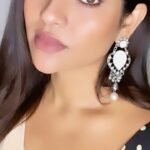 Leesha Instagram - Happy week lovlies ❤️ #reelstime #reelitfeelit #reelkarofeelkaro #leesha #leeshacharles #actress #sareelove #saree #actresslife #fyp #trending #trendingreels #viral #viralpost #blogger #instareels #tamilreels