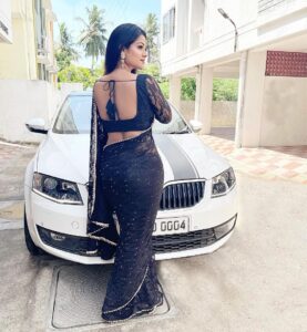 Leesha Instagram - 🖤 good day #blacklove #saree #mylife #leesha #leeshaeclairs #tamilactress #blogger #fyp #instalove #viralpost #viral #trending #instadaily