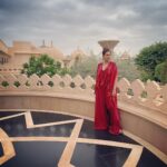 Lisa Ray Instagram - I’m here for my ‘best friend’s wedding’ in #Udaipur @theoberoiudaivilas 😁🥂😉 where IS everyone??! @aasthasharma @reannmoradian @bhavyaarora @arpita__mehta @4moreshotspls @primevideoin