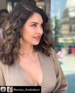 Lisa Ray Instagram - Repost from @saniya_shadadpuri using @RepostRegramApp - Here’s to the person I know who is full of life! She is strong, loving, comforting, adorable and most importantly the vibe when working with her is just full of fun. ❤️ @lisaraniray
@4moreshotspls @primevideoin

Makeup artist - @saniya_shadadpuri
Hairstylist - @hairbyshardajadhav

#makeupbysaniyashadadpuri #indianmakeupartist #celebritymakeupartist #makeupartistindia #makeupartistmumbai #makeupindia #mumbaimakeup #makeup #makeupandhair #celebritymakeupartistmumbai #celebritymakeup #saniyashadadpuri #celebritymakeupmumbai #celebritymakeupartistmumbai #mumbaimakeupartist #mumbaimakeup #makeupartistmumbai #lisaraniray #lisaraye #fourmoreshotsplease #amazonprimevideo