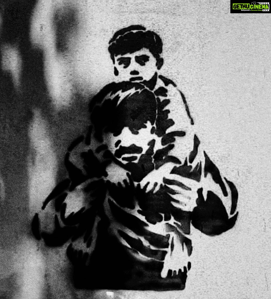 Lisa Ray Instagram - Rest in Power Danish. Your humanity and legacy lives on Posted @withregram • @ronnysen One of the iconic images by Danish Siddiqui, inspired by which my very good friend @sam_kulavoor made this stencil. This is painted on hundreds of walls in Calcutta. And this is just one image of his, there are so many iconic photographs of Danish that everyone has seen in the last couple of years. He was one of our best and you get one such amazingly talented photojournalist maybe in a generation. What a loss!