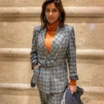 Lisa Ray Instagram – Wearing @meadow_official suit
@zara turtle neck and my own sneaks for our final #JLF event last night. Hand to heart, it was a wondrous experience. 
Styled by @who_wore_what_when