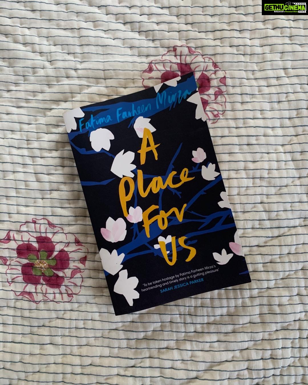 Lisa Ray Instagram - ‘To be taken hostage by Fatima Farheen Mirza’s heartrending and timely story is a gutting pleasure’ says #SarahJessicaParker about #APlaceForUs But forget about that. This debut, best selling novel was recommended by fellow NY-based Hyderabadi origin writer @bysarahkhan and that’s all the endorsement I need 😜✌🏼 #FatimaFarheenMirza @ffmirza