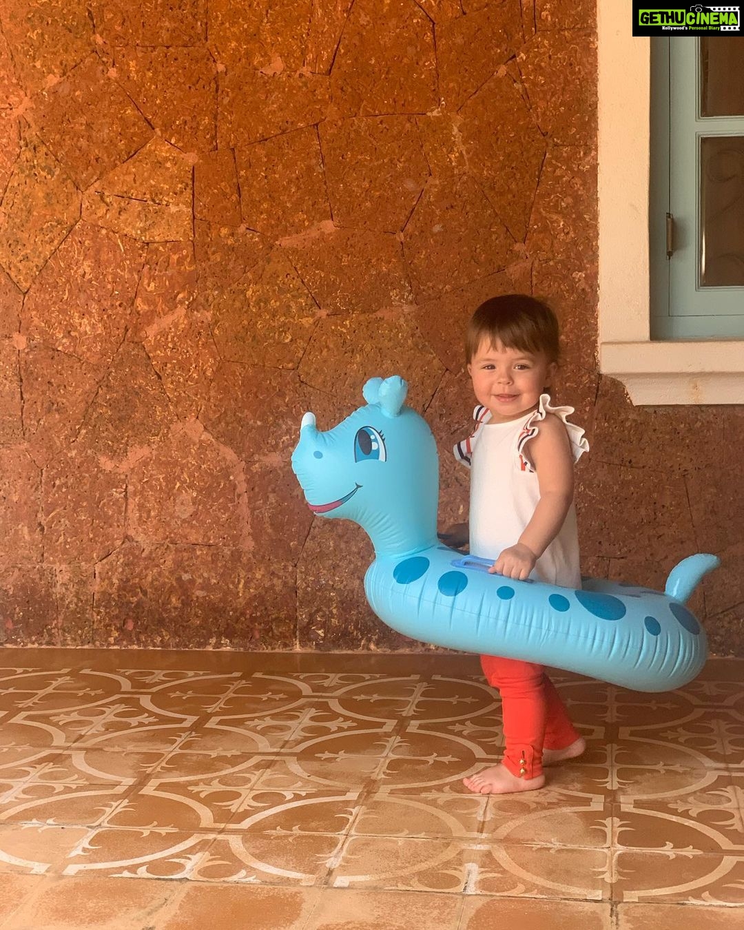 Lisa Ray Instagram - Walking into 2020 like π€πΌπ₯π Siolim