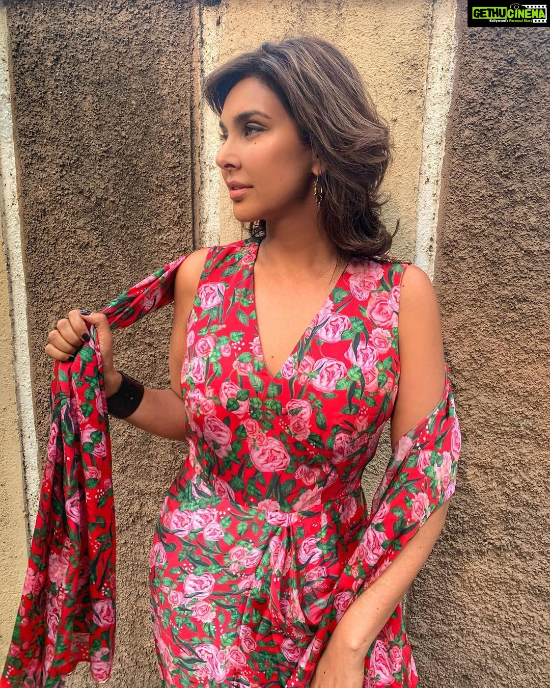 Lisa Ray Instagram - Taking @lovekumarisari for a spin on the streets of Bandra. I’ve always been a fan of @rashmivarma sari dresses and @borderandfall aesthetics and the latest result of needle meeting thread is heady, whimsical, chic and selectively identity-bending. Hop over to @lovekumarisari and @ogaanindia to order your own riotous and sustainable #KumariSari #HumariKumari MUH @goldandglittr Styled by @dipikablacklist