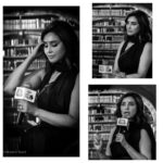 Lisa Ray Instagram - @bharattiwariphotography #sahityaaajtak19 #readingmatters #booksmatter Delhi, India