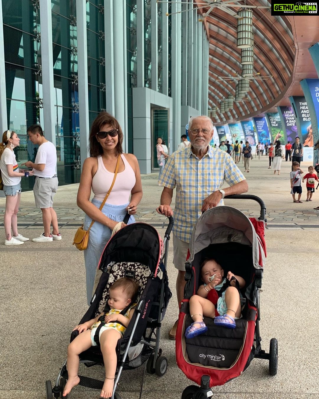 Lisa Ray Instagram - I have become that shmaltzy mom that enthusiastically poses for photos in front of aquariums and theme parks with her brood. Or perhaps she was always in me, squirming to get out. Whatever, itβs a relief to drop the coolly ironic act and abandon myself utterly to intense and eager enjoyment of just about everything. If you knew me even five years ago, it would have seemed out of the realm of possibility that I might embrace motherhood with such fervour. . Listen closely to me fellow humans...NEVER say never ππ€πΌπ #Singapore #Sentosaisland