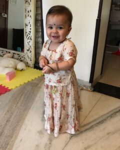 Lisa Ray Instagram - Happy #RakshaBandan from Soleil 🎉
Outfit @goodearthindia