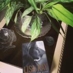 Lisa Ray Instagram - Repost from @napeansea using @RepostRegramApp - ‘ How fortunate it is when life alters you without warning’ @lisaraniray Thank you for your generosity in gifting us your memoir ‘Close To The Bone’. The book feels so much a part of our Bengali household here in Kolkata, almost like a sense of homecoming for ‘Durga Ma’ unraveling herself from layers of packaging to reveal her ‘Divine Shakti’ ( strength). I @reenaraywahi for one, will cherish and hold it ‘close to my heart’ while I read and your journey unfolds 🙏