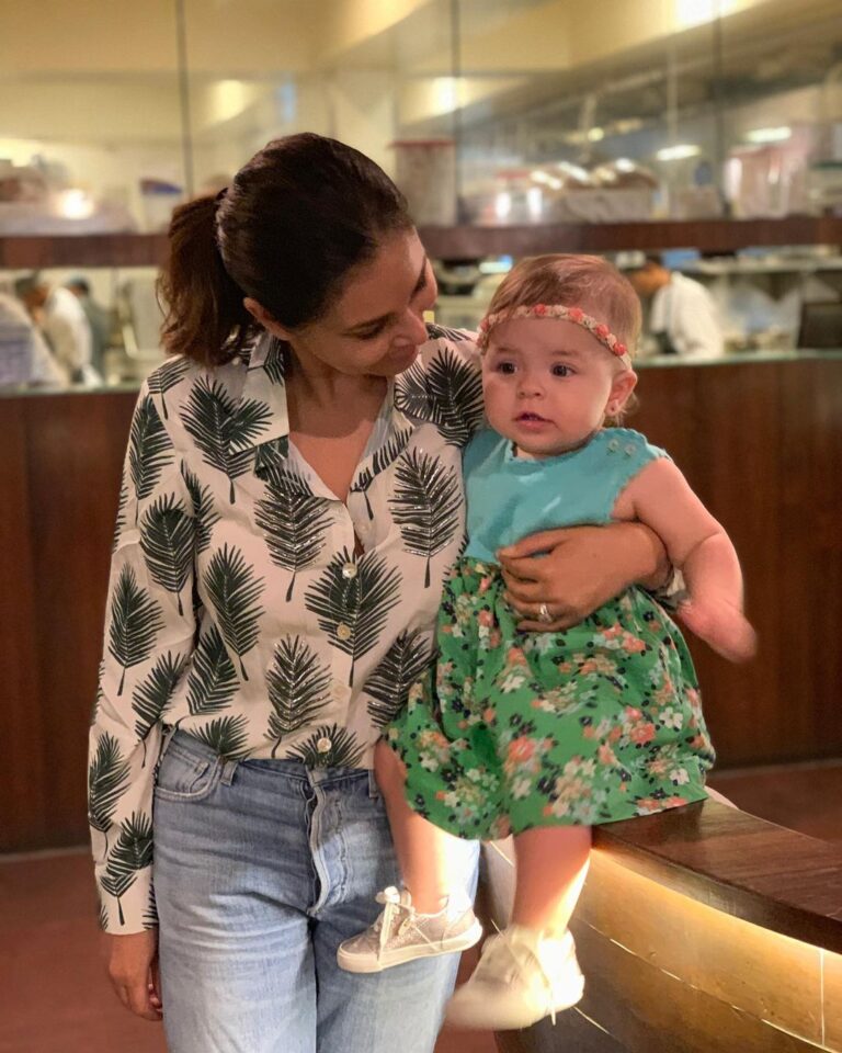 Lisa Ray Instagram - Mama and Soleil @indigodelicatessen Mama wearing her fav shirt from @thelabellife