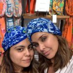 Lisa Ray Instagram - Sisterhood of the travelling turbans @bhavyaarora #hippiechicks #Indore Devi Ahilya Bai Holkar Airport