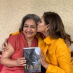 Lisa Ray Instagram - Thank you @jayapriyavasudevan for supporting me as an author. For believing in my voice. Endless thanks to @preetasukhtankar for connecting us and just being you. I am so proud to present @closetothebone.book to the world and cheers to many, many, many more books. @harpercollinsin #Bangalore #ClosetotheBone