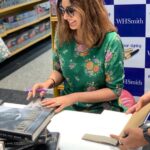 Lisa Ray Instagram - Pick up a signed copy of @closetothebone.book at @whsmith_india at #Kolkataairport @harpercollinsin Styled by @dipikablacklist Wearing @goodearthindia