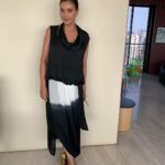 Lisa Ray Instagram - Talking @closetothebone.book MUH @smittenc Styling @dipikablacklist Outfit @payalagoenka Shoes @inochhiofficial