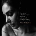 Lisa Ray Instagram - Repost @harpercollinsin : Bold, authentic, powerful, witty and moving, @LisaRaniRay's debut book #CloseToTheBone is all of this and so much more. Order your copy at: flipkart.com/close-to-the-bone