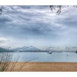 Lisa Ray Instagram - Musing on the sea of stories we each carry. We are soon leaving this beach for new shores. #drifters #voyagers #freshadventures Discovery Bay