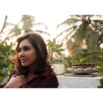 Lisa Ray Instagram - The Journey is my home. Image @mourya MUH @lalrini #ClosetotheBone #memoir #releasingsoon