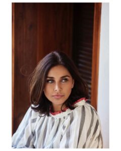 Lisa Ray Instagram - Happy, grateful and as usual reflective as I glide into my 47th year. Thankful for all the teachers and teachings along the way. Thank YOU for your support and summoning love whenever I need it. 🙏🏽😘