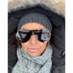 Lisa Ray Instagram - I am chronically devoid of moderation when it comes to subzero temperatures. #snowfighter #TOwinter Toronto, Ontario