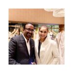 Lisa Ray Instagram - #Khadicouture and good vibes at @discoverindiabyhand ✖️@savetheloom ✖️@daarukhana with @menonpr in #HK