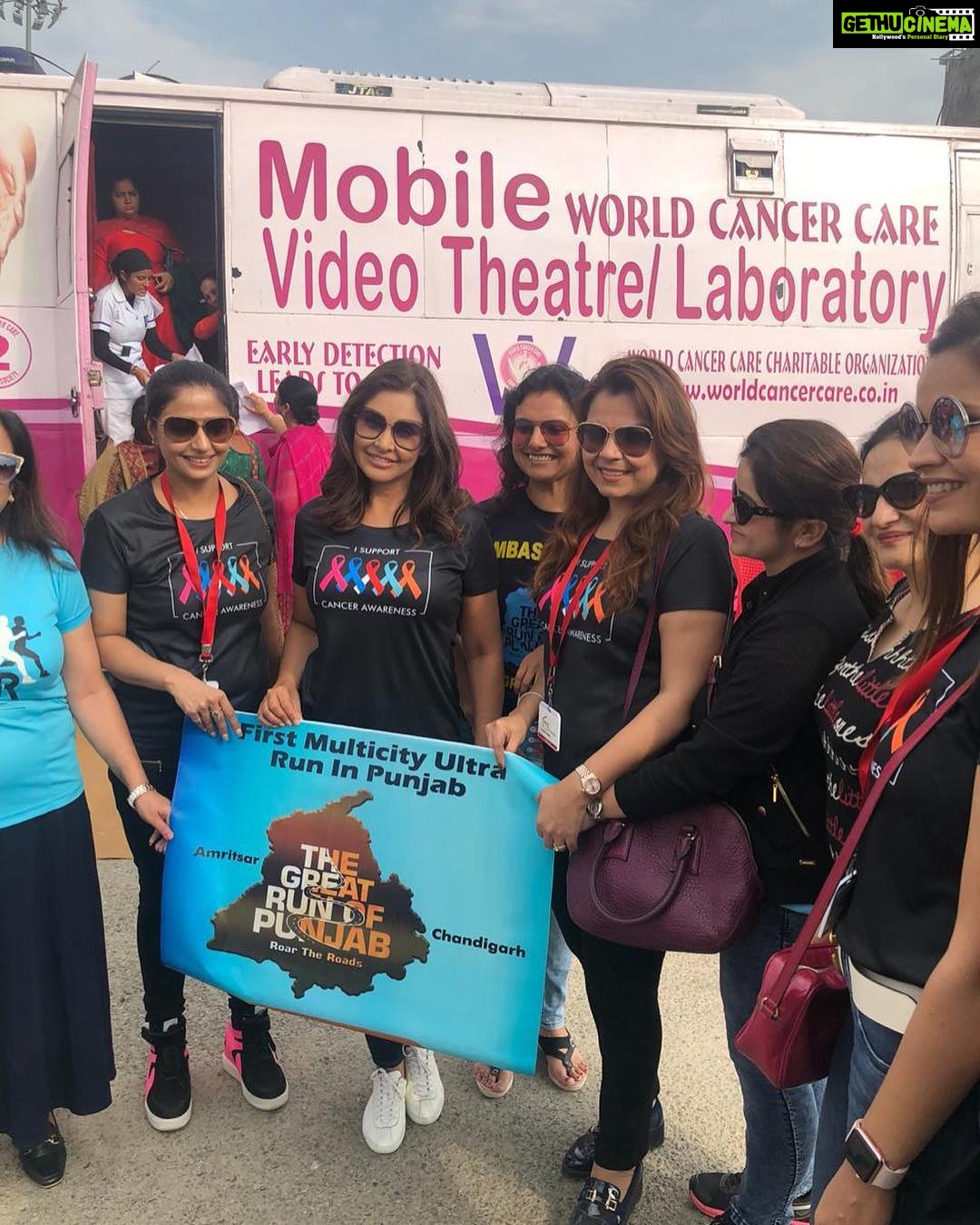Lisa Ray Instagram - Heartening to visit the preventative cancer screening camp in #Amritsar with some of the intrepid ladies from @ficcifloamritsar We can't talk about it enough: prevention is a cure. Get yourself and your family screened. Leave those gremlins fear and procrastination at the door, if not now, then when? Set an example for family and friends. Become a prevention crusader. 🙏🏽