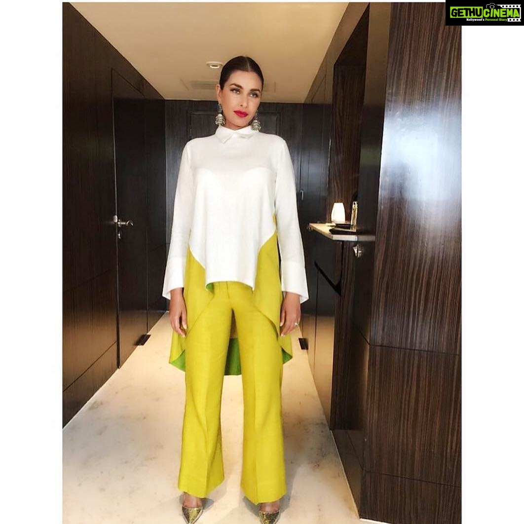Lisa Ray Instagram - Repost @aasthasharma Repost from @aasthasharma using @RepostRegramApp - Ever so gorgeous @lisaraniray in @payalkhandwala for and event in Amritsar today. Jewels by @hyperbole_accessories and @charleskeithofficial shoes 💚💚 Thank you @elevate_promotions. Styled by @wardrobist with @reannmoradian #stylefile #wardrobist 🙏🏽🙏🏽🙏🏽 MUH @zoya.makeupandhair manager @deepikamandelia Amritsar, Punjab
