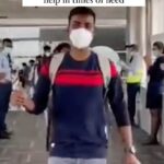 Lisa Ray Instagram - This made me tear up. THIS is my India 🙏🏼 These are the selfless acts that define true bravery and humanity. Posted @withregram • @indiaculturalhub #ICHLoves: They deserve all the applaud and more 🙏🙌 @indigo.6e staff at Mangalore airport applaud a nursing team as they leave for Delhi, that is currently under going one of the worst Covid crisis in the world. 🎥 Source: Twitter/RohithBhat #Covid19India #Frontlinewarriors #cheer #support #nurses #nursesofindia #indigoairlines #warrior #covidwarrior