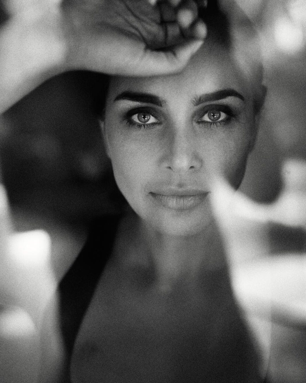 Lisa Ray Instagram - ‘and I look down and see my mother’s arms chipped golden tiles glittering between my thighs I can be tough and soft and radiant in the space between’ - @protestpoet Deep bows to the maestro and my friend @farrokhchothia for consistently capturing that side of me like no other. MUH @teasemakeup