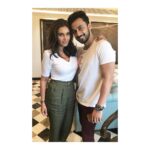 Lisa Ray Instagram – Thank you @abhijitchanda39 for your superb light touch with makeup and your sweet presence. Events in #Kolkata are incomplete without you! 😘