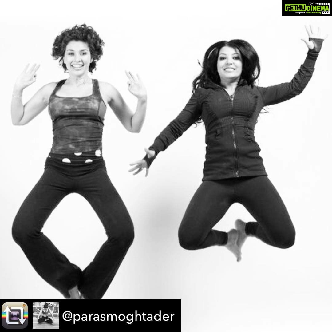 Lisa Ray Instagram - Repost from @parasmoghtader using @RepostRegramApp - Not all storms come to disrupt your life, some come to clear your path. @lisaraniray @mokshayogabrampton @namas_tai21 @dianekyoga #yoga #ayurveda #ayurveficlifestyle #yogi #yogini #survival #healing #possitivevibes #mokshayoga #modoyoga @mokshayoga @modoyoga