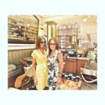 Lisa Ray Instagram - Rosi and me, take two. Catching up with my girlfriend in my candyshop collection @thelabellife dress at the #GordonRamsey headlined #BreadStreetKitchen, one of many signature restaurants started by #DiningConcepts, the dining empire painstakingly built by Rosi and her husband in #HongKong 🙏🏼