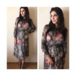 Lisa Ray Instagram - Thoroughly enjoyed speaking to the ladies at #WOW in #Aurangabad on Making Your Mark, the Japanese art of #kintusukuroi and how I'm more beautiful for having been broken. #sharingcircle MUH @zoya.makeupandhair Dress @zara