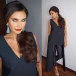 Lisa Ray Instagram - All ready to #Conquer in #Jaipur wearing my girl @natasha.moor new lip colour, launching soon and @thelabellife tassel earrings #Conquer Rajputana Shereton