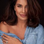 Lisa Ray Instagram – To be yourself in a world that is constantly trying to make you something else is the greatest accomplishment
– Ralph Waldo Emerson
Photo credit @ineslaimins 
MUH @natasamoor