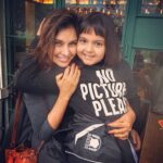 Lisa Ray Instagram - NO PICTURES PLEASE Getting a lesson in swag from my pudding #Shaina @dipikablacklist