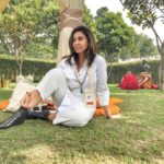 Lisa Ray Instagram – ‘May the beauty of compassion find its place within,
the mind’s horizon forever expanding.’ #Vidyaloke #RevivingIndianWisdom #DalaiLama #Vana #Vanavasi #TibetanBuddhistTeachings
@manavparhawk India Gate , New Delhi