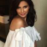 Lisa Ray Instagram – Cold shoulder, warm heart.
@thelabellife #NYC @bridalgal_lilly