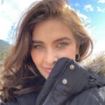 Lisa Ray Instagram – Sunny daze. Drunk on spring.
We are heading back home to Asia soon. I will miss the crisp air, the secret beaches and untrammelled slopes of Canada, where nature triumphs over human intervention almost every time.
MUH @little_dream_makeup_esthetics