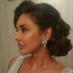 Lisa Ray Instagram - Fuzzy but fab portrait of my stellar hair day courtesy @mehakoberoi magic My stylista @aakanksha.a on point with cool blue @anitadongre and @amrapalijewels Love you gurlz! @veerappanmovie #Veerappan #May27