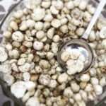 Lisa Ray Instagram - #Phool #Makhana or puffed lotus seeds are not just packed with antioxidants, nutrients and anti inflammatory properties but dry roasted and tossed with Himalayan salt they are absolutely addictive. A perfect substitute for microwave popcorn, snacking on #Makhana is guilt free and healthy. #Greeniche #PassionforLife @official.greeniche