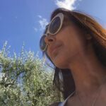 Lisa Ray Instagram – Under a Tuscan sun.
#Italy #Tuscany