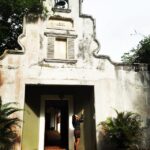 Lisa Ray Instagram – I have heard…ringing the bell at #VillaSulanga brings heaps of luck.

#SriLanka #VillaSulanga Colombo, Sri Lanka