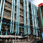 Lisa Ray Instagram - One of my favourite features of Paris is how the Parisians blend the modernist and edgy architecture of buildings like the #Pompidou with the classic #Haussmann building surrounding the Museum of Modern Art in #Beauborg. #Paris #Pompidou Centre Pompidou