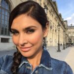 Lisa Ray Instagram – Bon soir world! Sun glow ending to a most perfect romp around the City of Lights.
#Louvre #Paris #InsightMoments