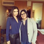 Lisa Ray Instagram - With my all time fav makeup and hair expert #AnuKaushik, readying for my #IndiaToday talk in Delhi. Studded blouse by #CUE, styled by @aakanksha.a