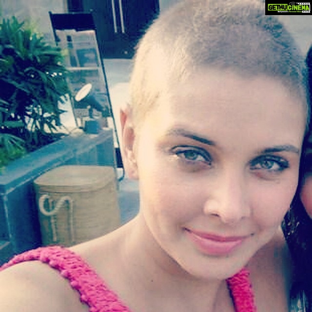 Lisa Ray Instagram - #tbt Peach fuzz and the face of Hope. It's been five years guys, and hope has been my constant companion. #Fight4theCure #HopeAlways