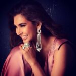 Lisa Ray Instagram – #SubiSamuel shoots me in @FarahKhanAli baubles