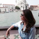 Lisa Ray Instagram - Breakfasting on the terrace of the Bauer Hotel, the supreme people- and gondola- watching spot in #Venice. Superb location! Venetian approved going by the number of elegant patrons! #insightmoments #Italy