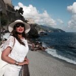 Lisa Ray Instagram - Travel to #Cinqueterre by train or boat but be warned, you may not want to leave. #InsightItaly